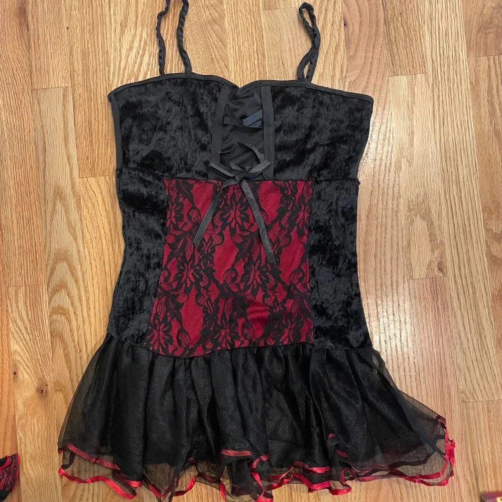Vampire “Vampirina” Costume Black Red Lace Girls Size Large 12/14